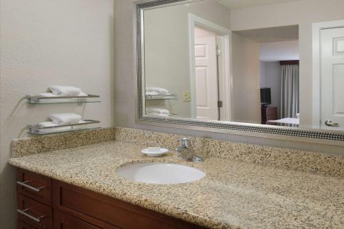 Imagen de la habitación del Hotel Sonesta Es Suites Albuquerque. Foto 19