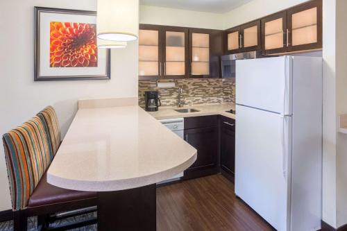 Imagen de la habitación del Hotel Sonesta Es Suites Atlanta - Perimeter Center. Foto 12