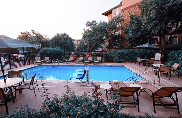 Imagen de la piscina del Hotel Sonesta Es Suites Austin The Domain Area. Foto 15