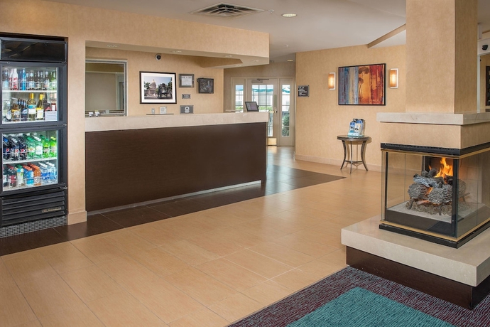 Imagen de los interiores del Hotel Sonesta Es Suites Charleston. Foto 17