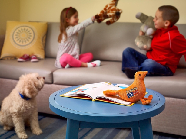 Imagen de la habitación del Hotel Sonesta Es Suites Charlotte Arrowood. Foto 8