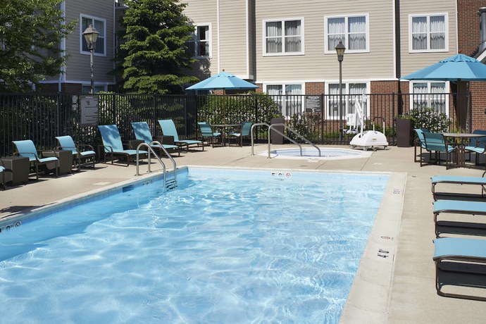 Imagen de la piscina del Hotel Sonesta Es Suites Chicago Waukegan Gurnee. Foto 20