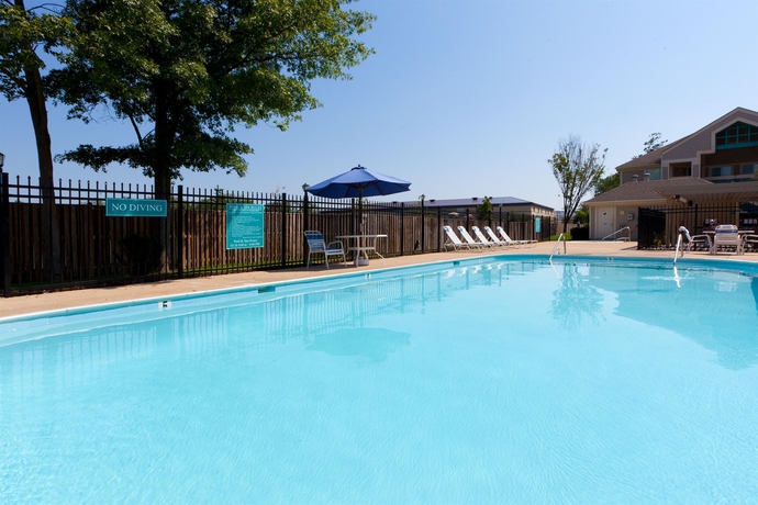 Imagen de la piscina del Hotel Sonesta Es Suites Dulles Airport. Foto 16