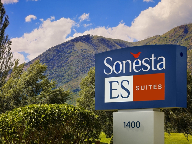 Imagen de los exteriores del Hotel Sonesta Es Suites Flagstaff. Foto 9