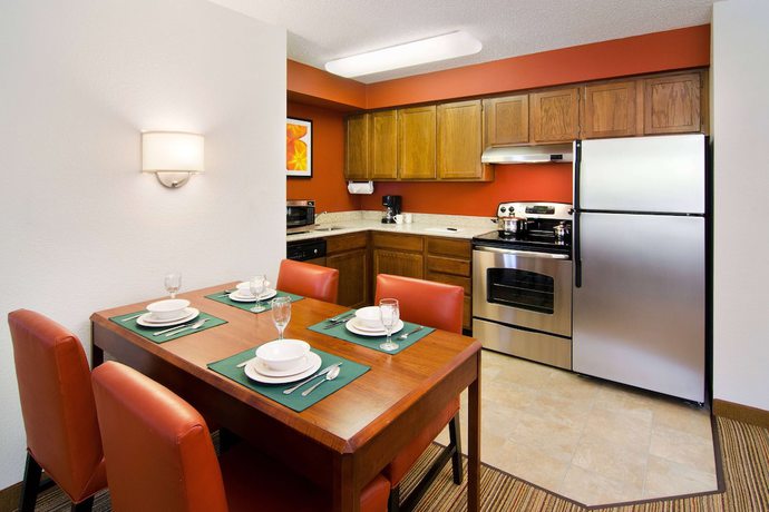 Imagen de la habitación del Hotel Sonesta Es Suites Fresno. Foto 13