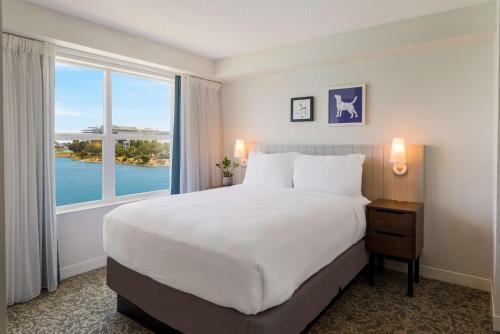 Imagen de la habitación del Hotel Sonesta Es Suites San Francisco Airport Oyster Point Waterfront. Foto 14