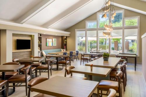 Imagen general del Hotel Sonesta Es Suites San Francisco Airport Oyster Point Waterfront. Foto 7
