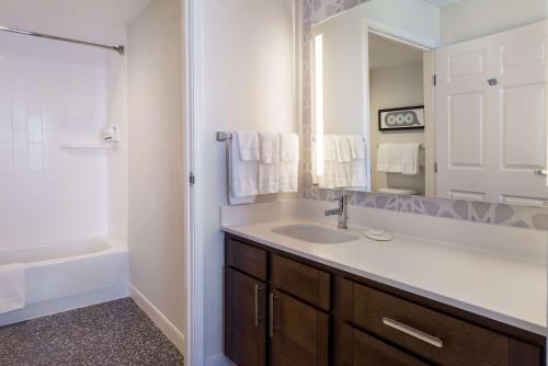 Imagen general del Hotel Sonesta Es Suites San Francisco Airport Oyster Point Waterfront. Foto 9