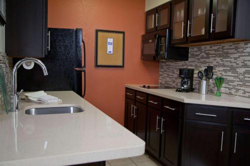 Imagen de la habitación del Hotel Sonesta Es Suites San Francisco Airport San Bruno. Foto 13