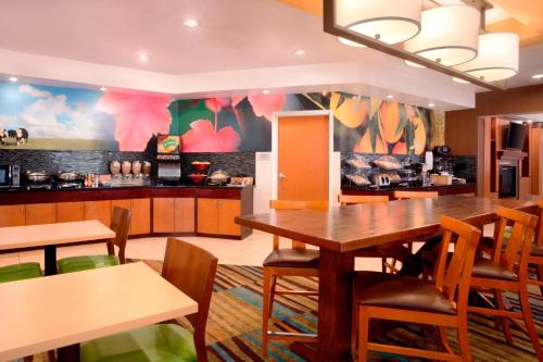Imagen del bar/restaurante del Hotel Sonesta Essential Houston Energy Corridor. Foto 13