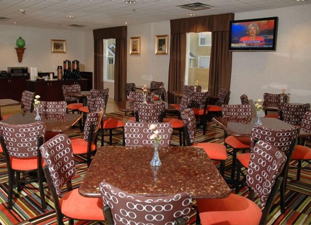 Imagen del bar/restaurante del Hotel Sonesta Essential Savannah. Foto 2