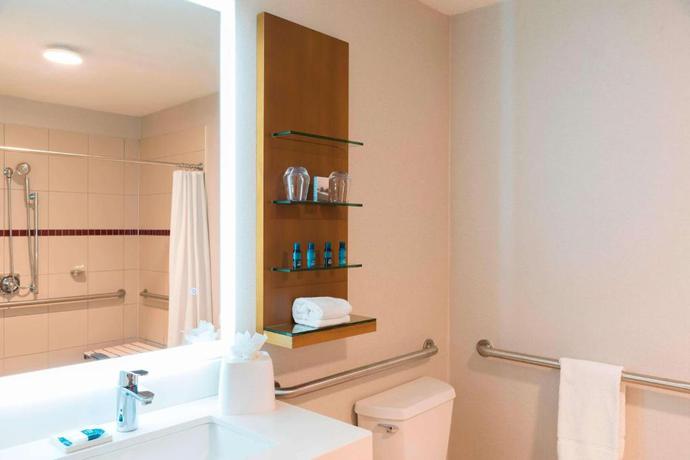 Imagen de la habitación del Hotel Sonesta Grand Rapids Airport. Foto 5