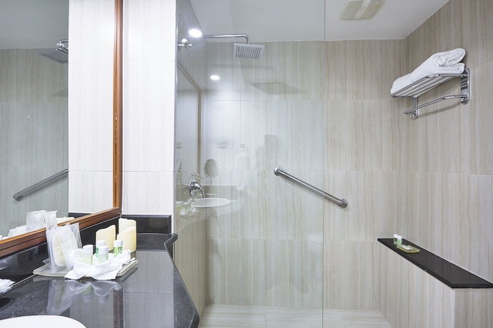 Imagen de la habitación del Hotel Sonesta Loja. Foto 2