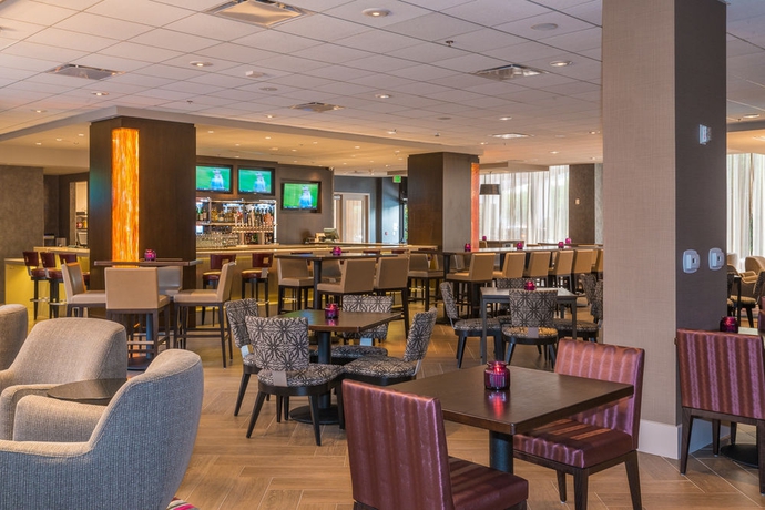 Imagen del bar/restaurante del Hotel Sonesta Los Angeles Airport Lax. Foto 11