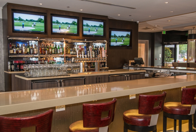 Imagen del bar/restaurante del Hotel Sonesta Los Angeles Airport Lax. Foto 12