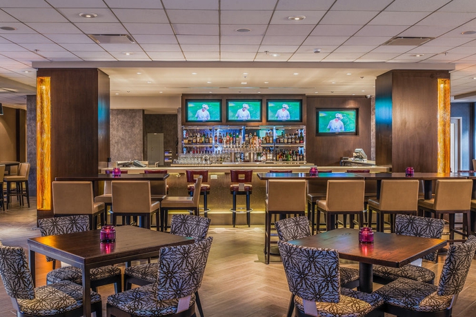 Imagen del bar/restaurante del Hotel Sonesta Los Angeles Airport Lax. Foto 13