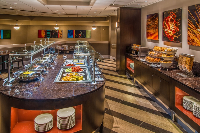 Imagen del bar/restaurante del Hotel Sonesta Los Angeles Airport Lax. Foto 14