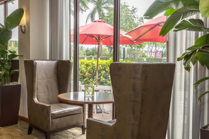 Imagen del bar/restaurante del Hotel Sonesta Miami Airport. Foto 4