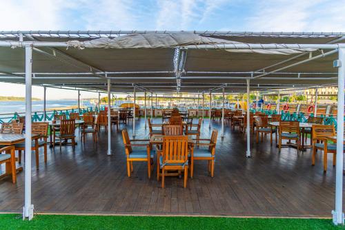Imagen general del Hotel Sonesta Moon Goddess Cruise Ship From Luxor to Aswan - 04 & 07 nights Every Monday. Foto 3