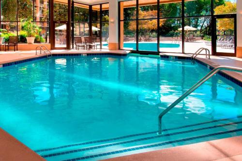 Imagen de la piscina del Hotel Sonesta Nashville Airport. Foto 20