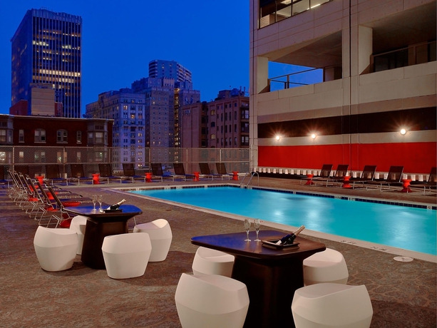 Imagen de la piscina del Hotel Sonesta Philadelphia Rittenhouse Square. Foto 16