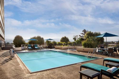 Imagen de la piscina del Hotel Sonesta San Jose - Milpitas. Foto 20