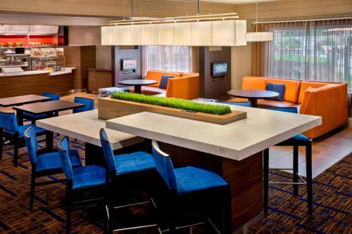 Imagen del bar/restaurante del Hotel Sonesta Select Boston Danvers. Foto 10
