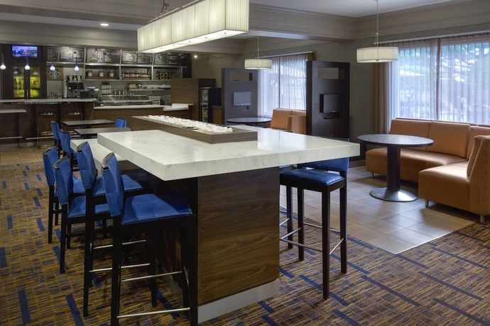 Imagen del bar/restaurante del Hotel Sonesta Select Boston Woburn Burlington. Foto 10