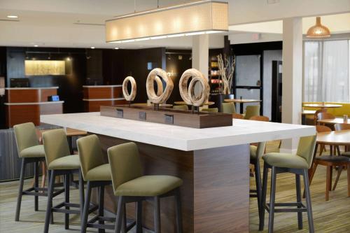 Imagen del bar/restaurante del Hotel Sonesta Select Dallas Central Expressway. Foto 10