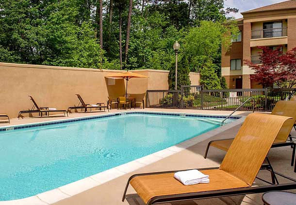 Imagen de la piscina del Hotel Sonesta Select Durham Research Triangle Park. Foto 13