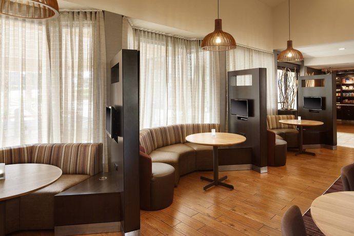 Imagen del bar/restaurante del Hotel Sonesta Select Laguna Hills Irvine Spectrum. Foto 3