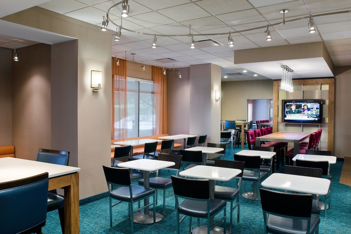 Imagen del bar/restaurante del Hotel Sonesta Select Nashville Airport Suites. Foto 3