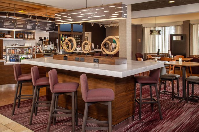 Imagen de los interiores del Hotel Sonesta Select Newark Christiana Mall. Foto 17