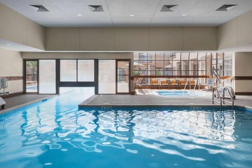 Imagen de la piscina del Hotel Sonesta Select Newport Middletown. Foto 20