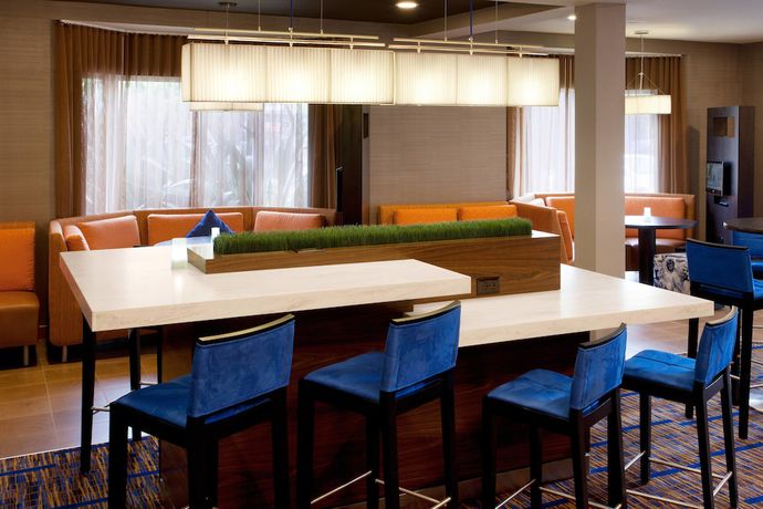 Imagen de los interiores del Hotel Sonesta Select San Francisco Airport Oyster Point Waterfront. Foto 20