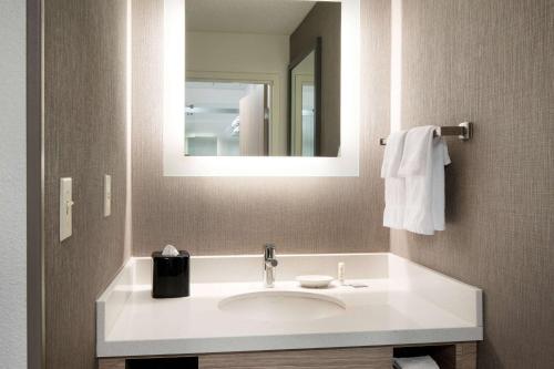 Imagen de la habitación del Hotel Sonesta Select Seattle Renton Suites. Foto 19