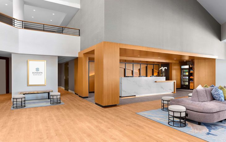 Imagen de los interiores del Hotel Sonesta Silicon Valley. Foto 16
