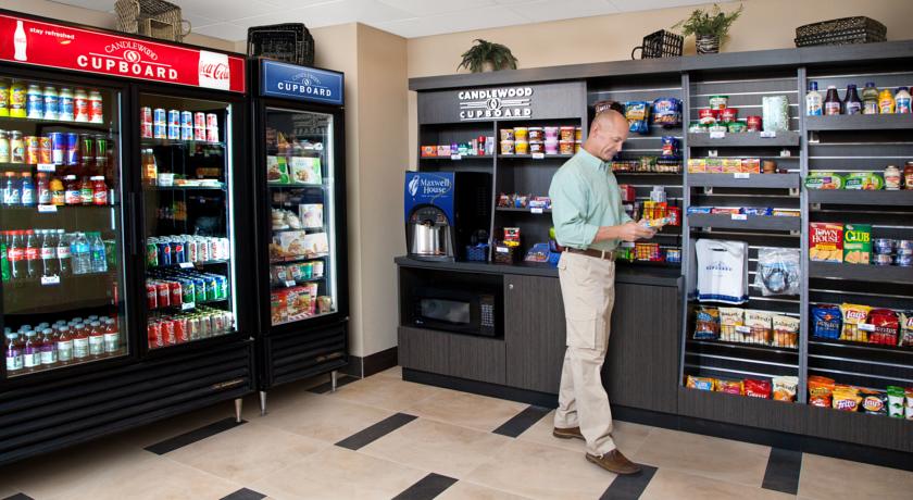 Imagen del bar/restaurante del Hotel Sonesta Simply Suites Albuquerque. Foto 2