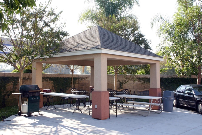 Imagen de los exteriores del Hotel Sonesta Simply Suites Anaheim. Foto 8