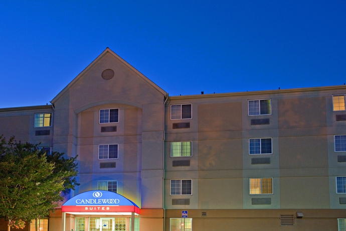 Imagen de los exteriores del Hotel Sonesta Simply Suites Anaheim. Foto 9