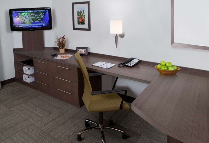 Imagen de la habitación del Hotel Sonesta Simply Suites Baltimore Bwi Airport. Foto 9