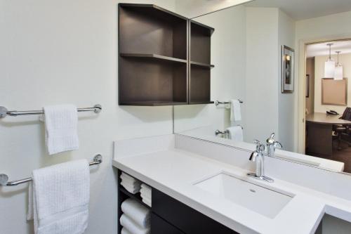 Imagen de la habitación del Hotel Sonesta Simply Suites Birmingham Hoover. Foto 6