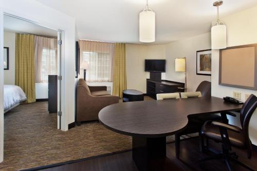 Imagen general del Hotel Sonesta Simply Suites Birmingham Hoover. Foto 3