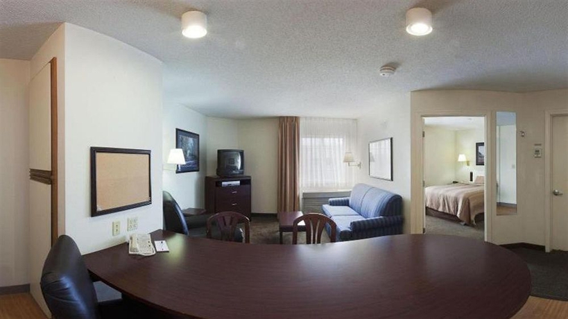 Imagen de los interiores del Hotel Sonesta Simply Suites Boston Braintree. Foto 14