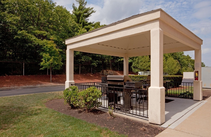 Imagen de los exteriores del Hotel Sonesta Simply Suites Boston Braintree. Foto 12