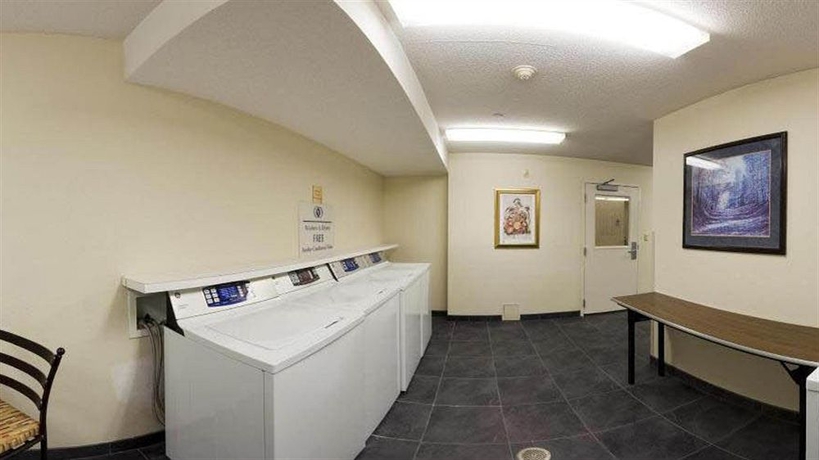 Imagen de los interiores del Hotel Sonesta Simply Suites Boston Burlington. Foto 16