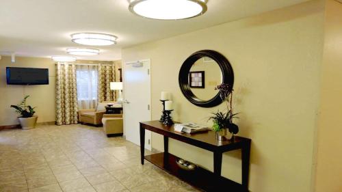 Imagen de la habitación del Hotel Sonesta Simply Suites Chicago Waukegan. Foto 17