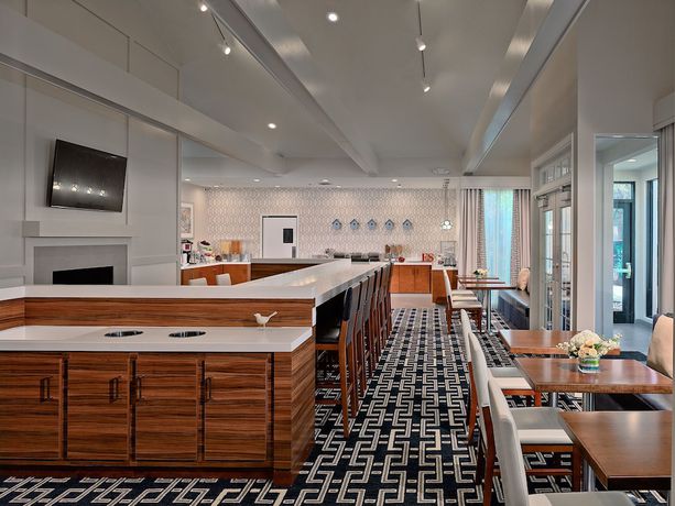 Imagen de los interiores del Hotel Sonesta Simply Suites Cleveland Airport. Foto 18