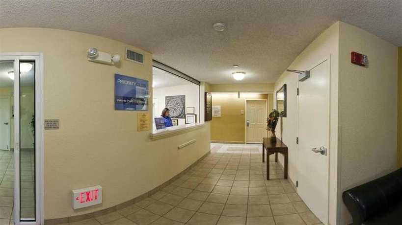 Imagen de los interiores del Hotel Sonesta Simply Suites Dallas Las Colinas. Foto 9