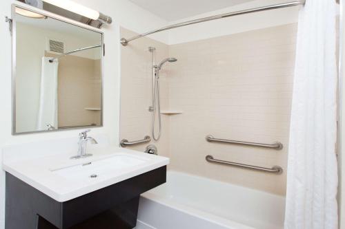 Imagen general del Hotel Sonesta Simply Suites Dallas Las Colinas. Foto 7